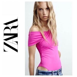 NWOT Zara Fuchsia Off the Shoulder Ruched Draped Bodysuit, Size Small